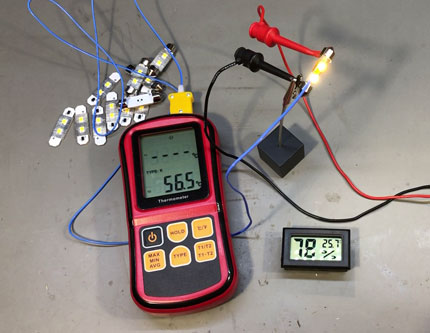 Voltlog C5W bulb viewed with thermal camera